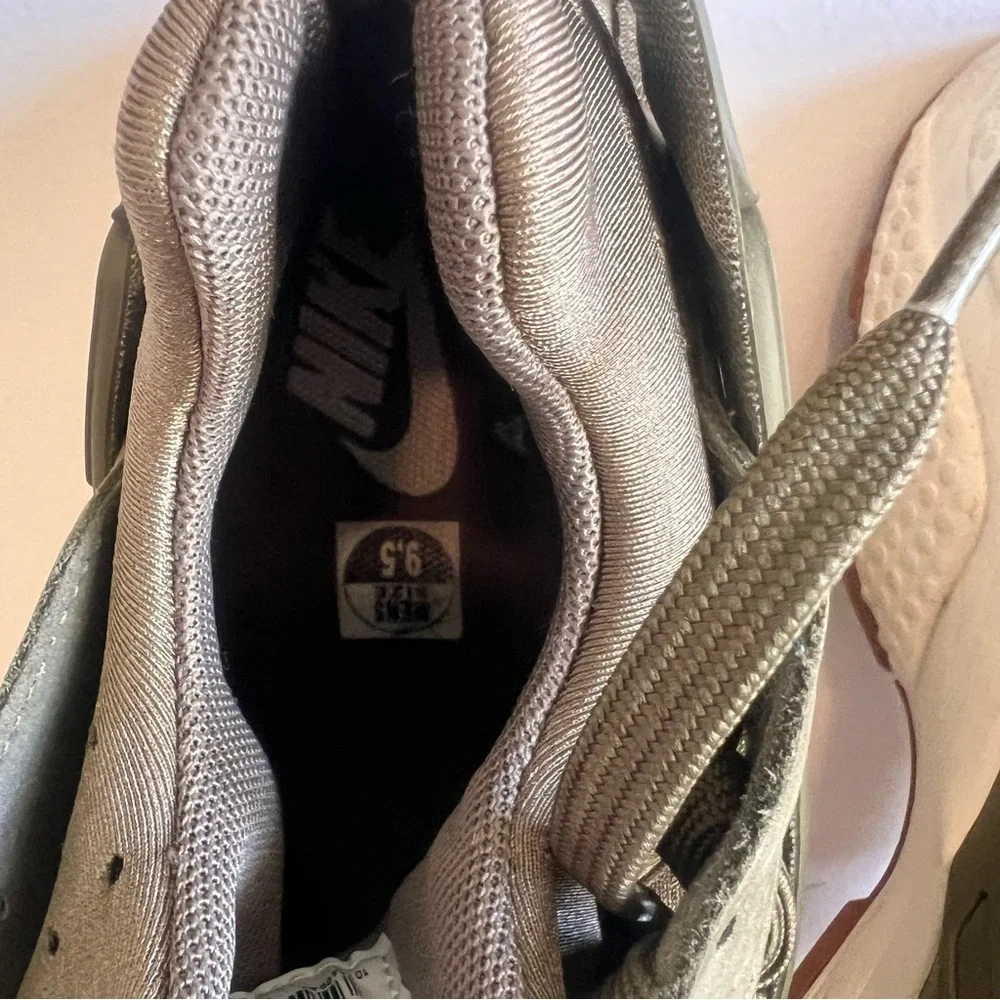 Nike Men's Air Huarache Medium Olive Shoe Size 9.5 #397A